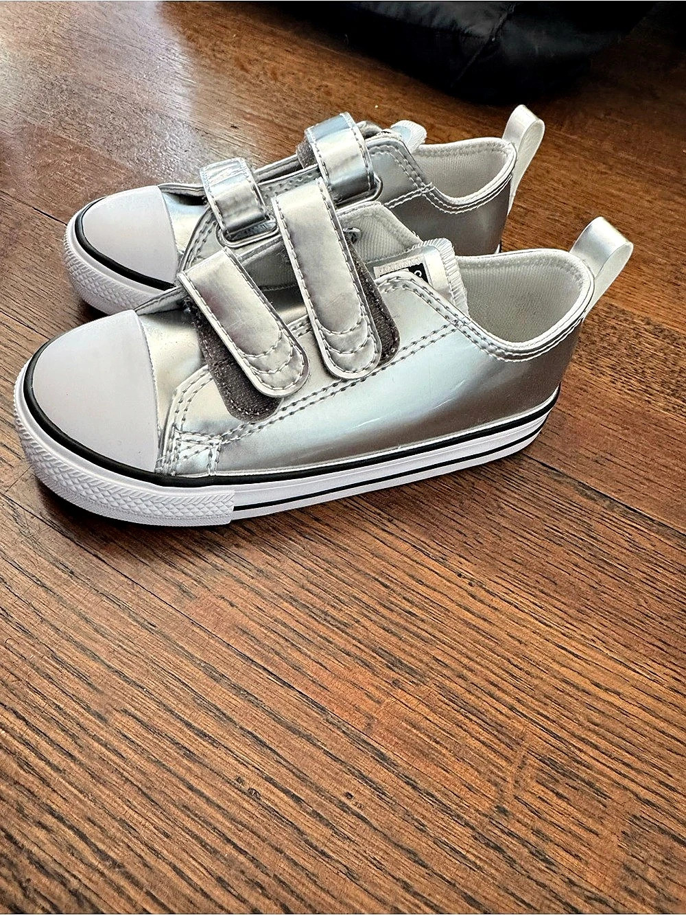 Converse Chuck Taylor All Star Infant Silver Sneakers US 9 Like New